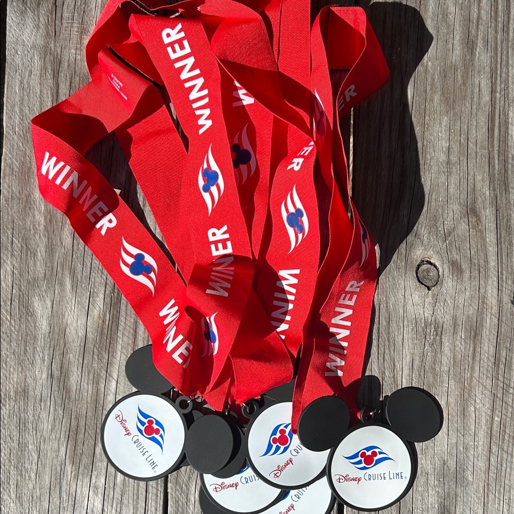 Disney Cruise Line DCL WINNER Mickey Mouse Lanyard Medal Red Black Lot Of 5